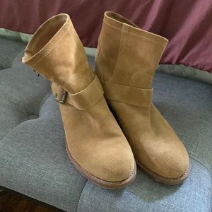 Suede Leather Italian light brown boots